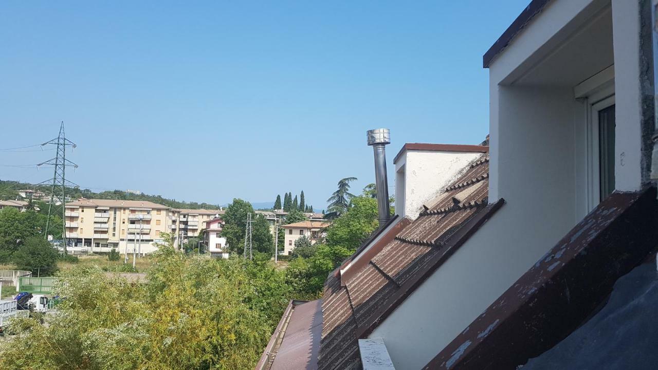 La Magnolia Apartments Violet Desenzano del Garda Exterior foto