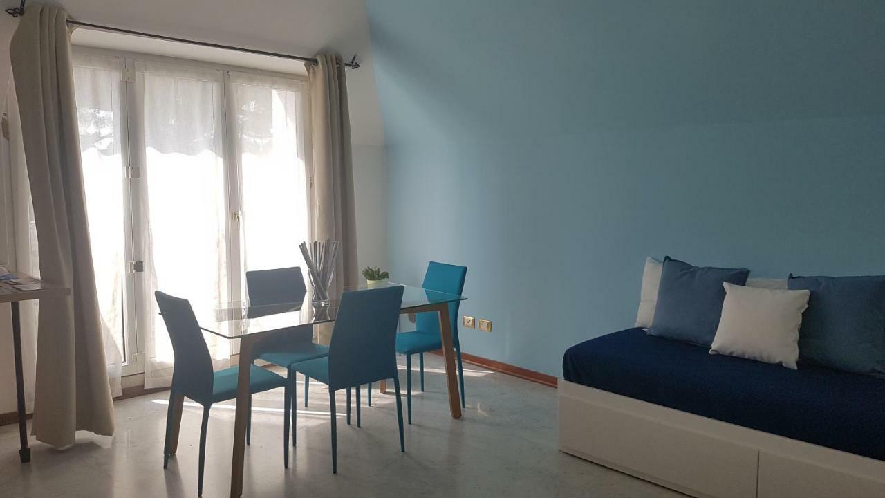 La Magnolia Apartments Violet Desenzano del Garda Exterior foto